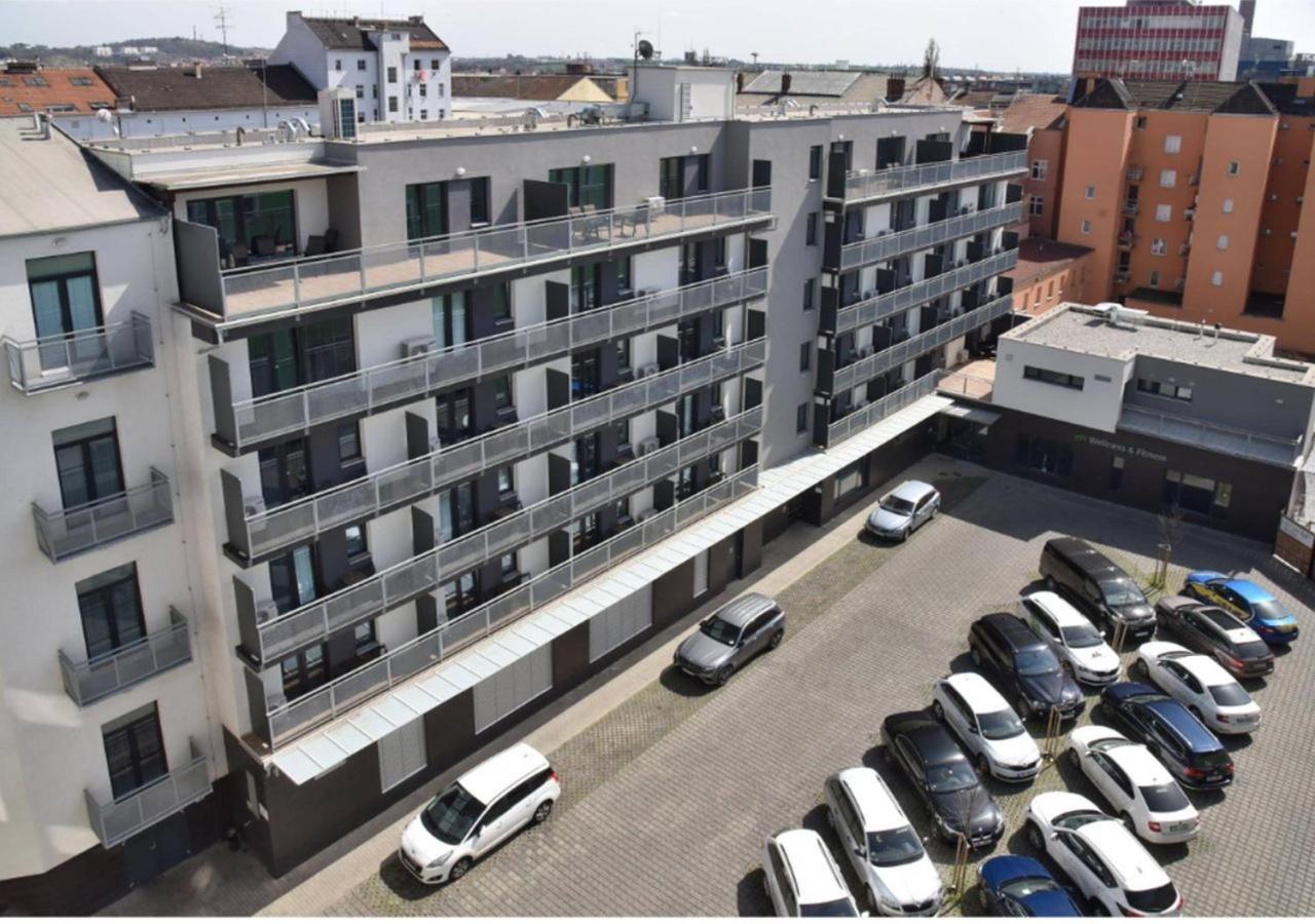 Efi Palace Hotel Brno Bagian luar foto